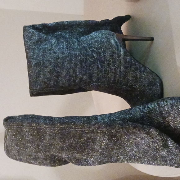 Guess Silver Metallic Boots - Picture 6 of 12